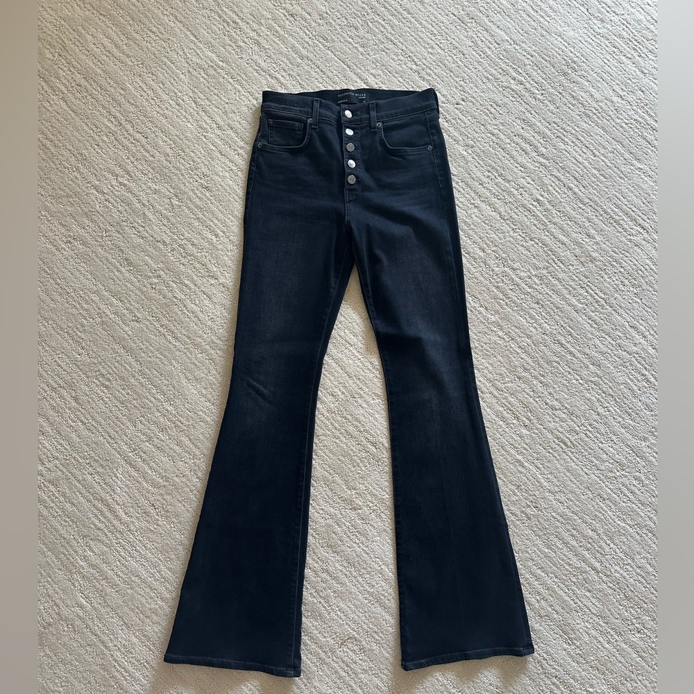 Veronica Beard “Beverly Skinny Flare” high rise jeans - black - size 29